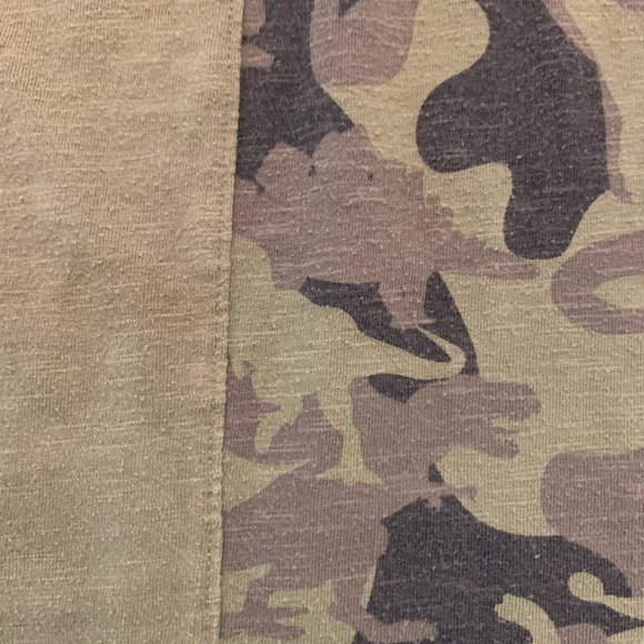 Boys T-Shirts Lot of 4 Sz 10-12 Champion Surf Camo Football - Picture 14 of 16